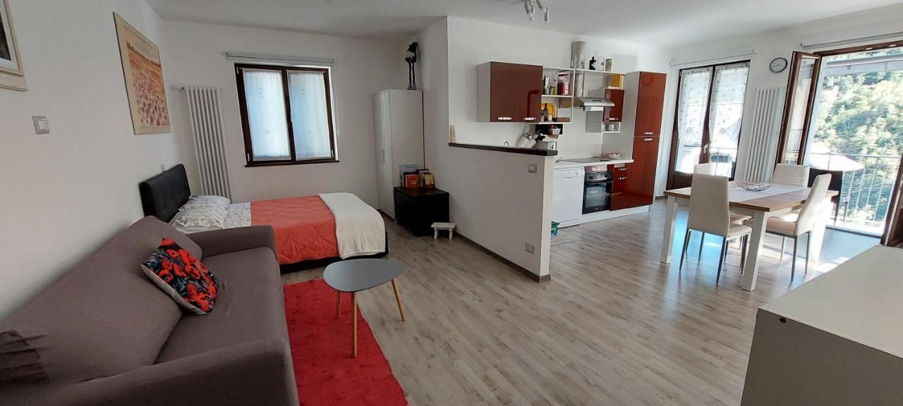 Iris Home Camblione ภายนอก รูปภาพ