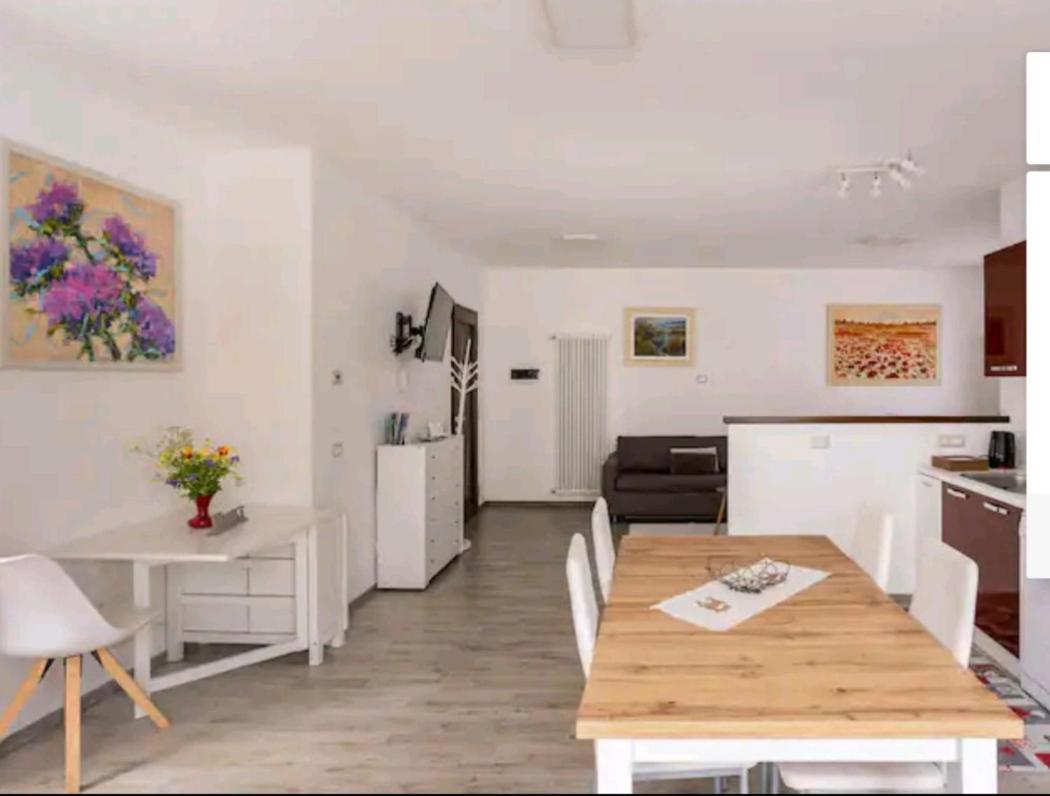 Iris Home Camblione ภายนอก รูปภาพ