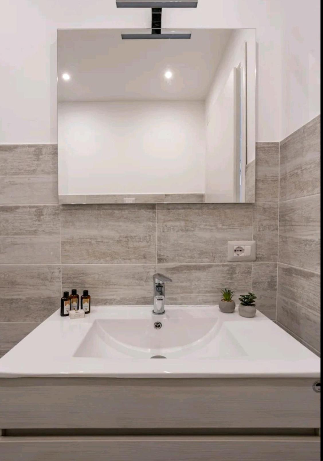 Iris Home Camblione ภายนอก รูปภาพ